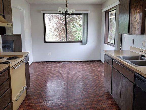 2nd image of 1409 Vineyard Dr APT 2