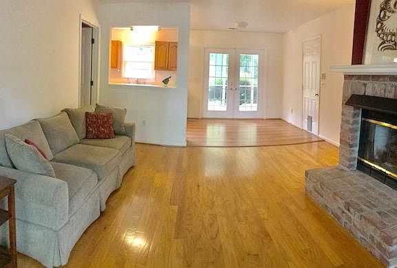 3rd image of 988 Portabella Ln