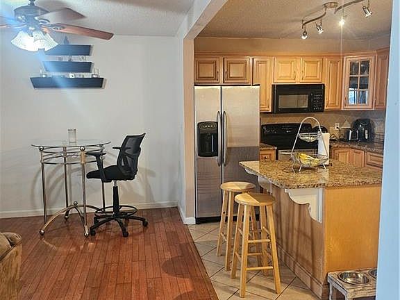 5th image of 100 Cove Way Unit 406