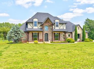 9852 W Charter Oak Rd, Edmond, OK 73025