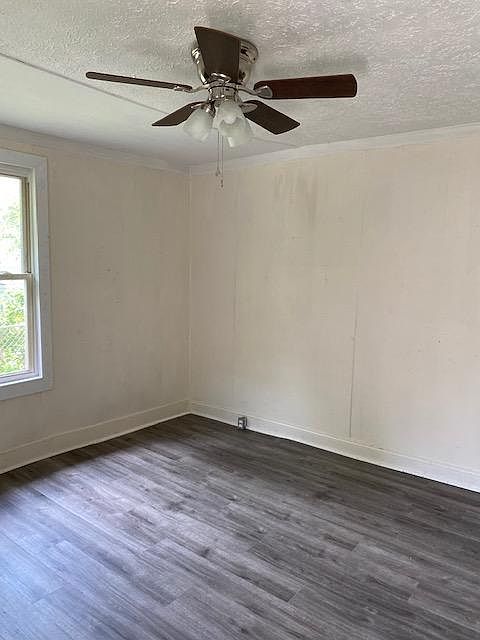 1st image of 411 Wilson St