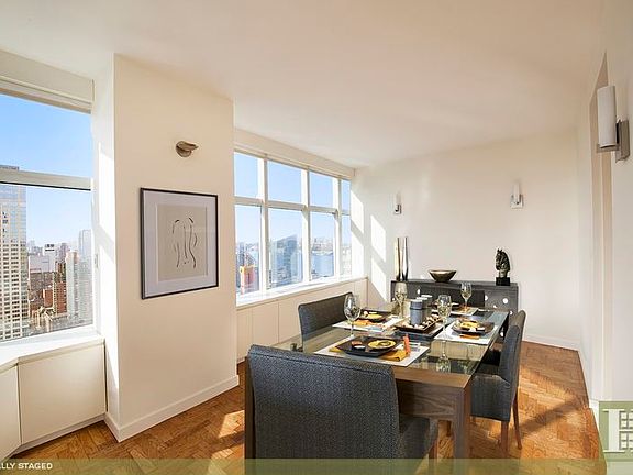 3rd image of 160 W 66th St APT 47D