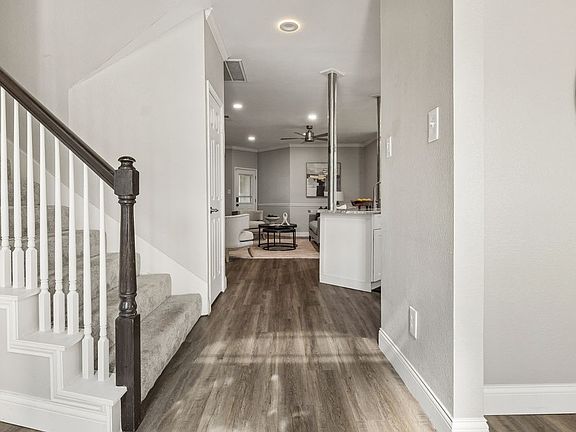 3rd image of 804 Summit Pointe