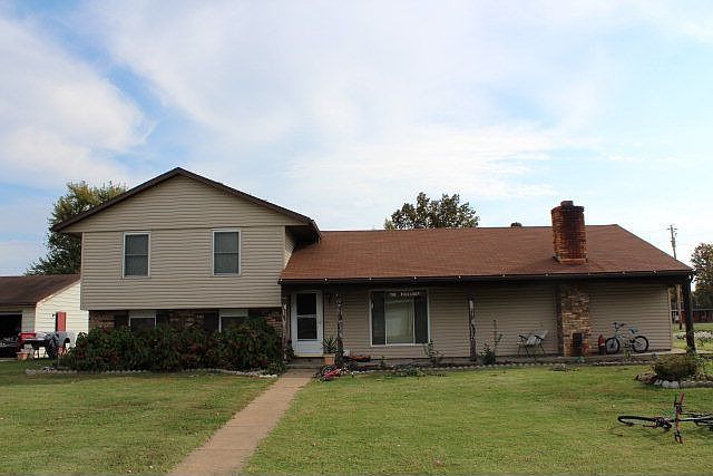 1st image of 1415 Riverview Dr