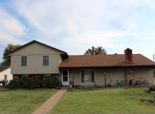 1415 Riverview Dr, Lewisport, KY 42351