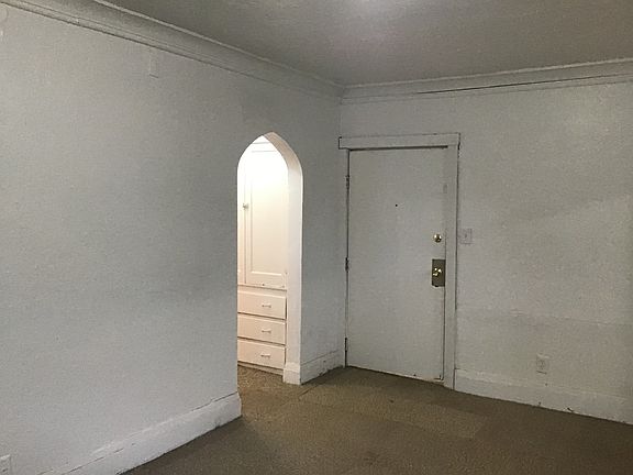 4th image of 3866 N Port Washington Ave #3
