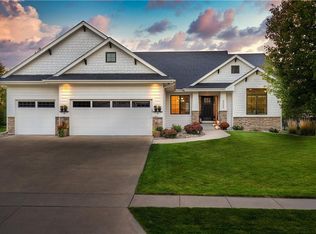 4004 138th St, Urbandale, IA 50323