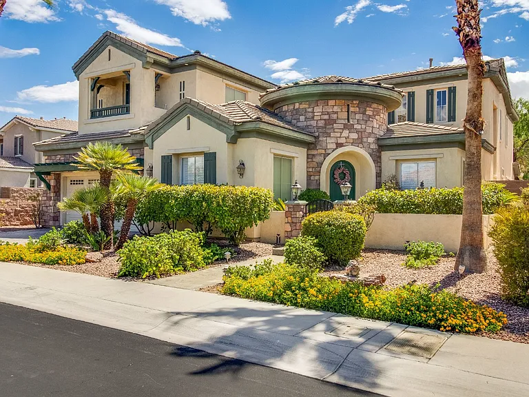 1455 Foothills Village Dr — Photo 2