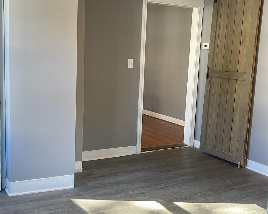 Entry to the bedroom