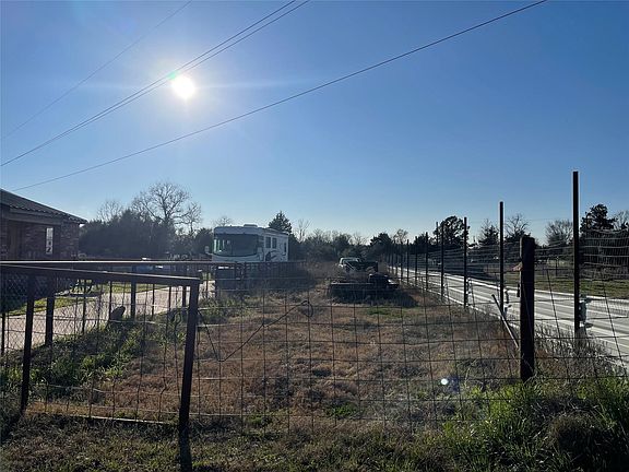 5th image of 20661 Cochran Rd