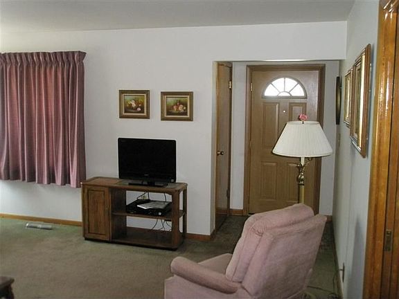 2nd image of 6621 Maryland Ave