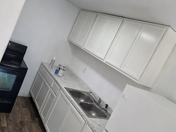 221 S Oak St #2, Mount Carmel, PA 17851