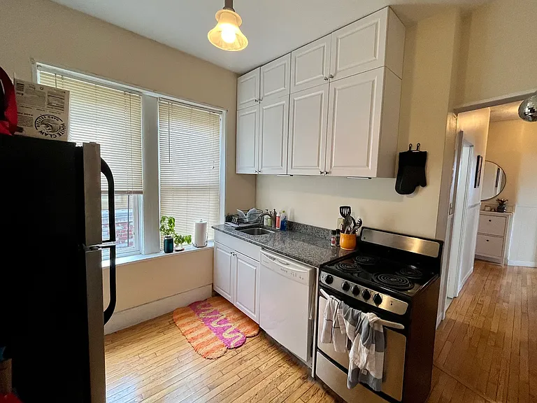 108 Myrtle St #14 — Photo 4