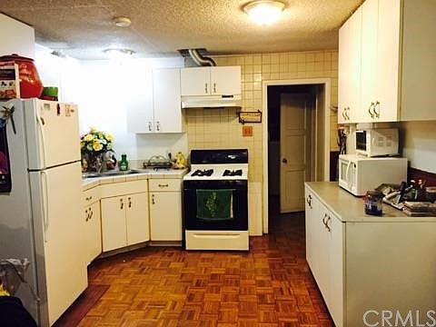 3rd image of 2725 Prospect Ave
