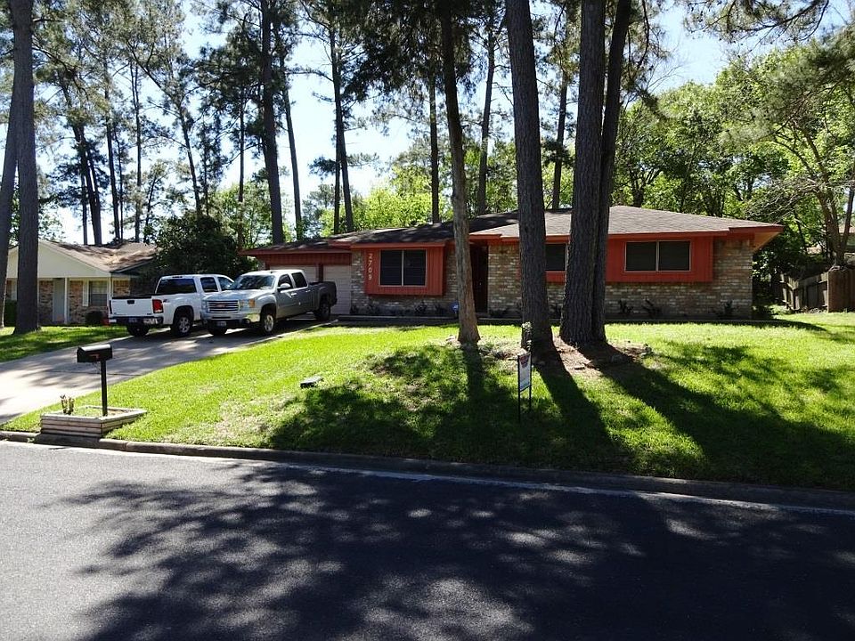 1st image of 2709 Pine Shadows Dr