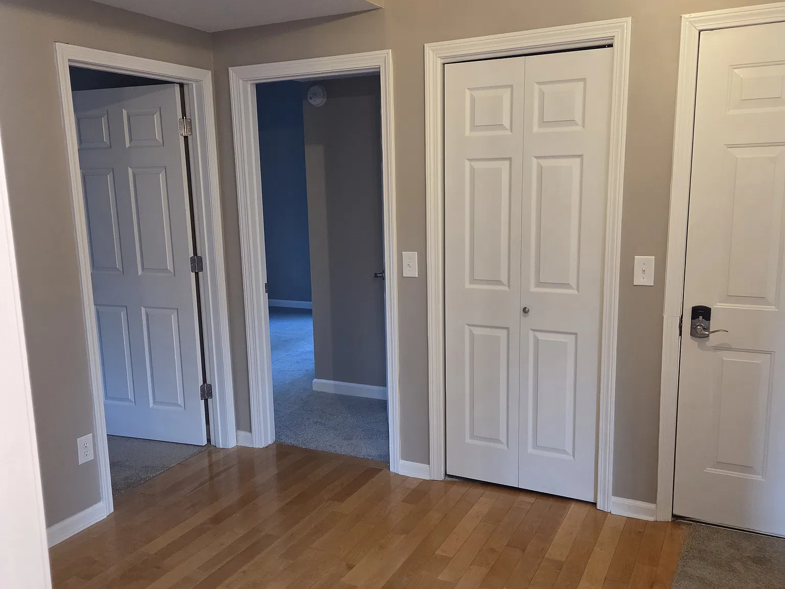 2 bed, 1400 sqft, $2,300 — Photo 4