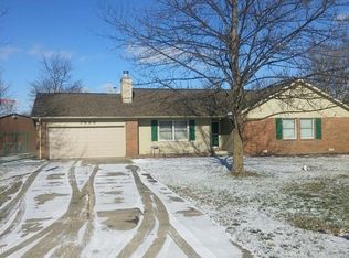 7696 Deerfield Dr, Greenfield, IN 46140