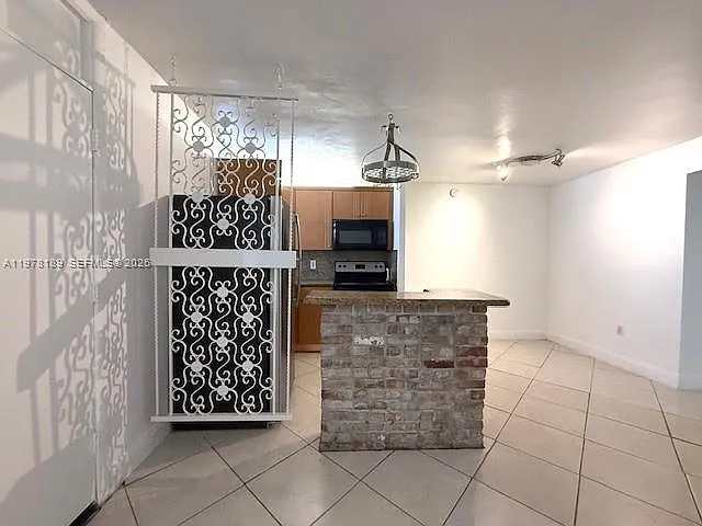1801 S Treasure Dr #101 — Photo 8