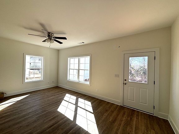 3rd image of 215 Ruth St #4B-4Ba-2134Sqft