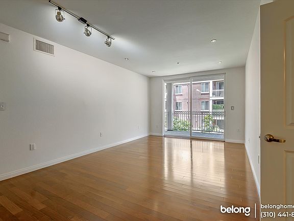 5th image of 3740 Santa Rosalia Dr APT 226