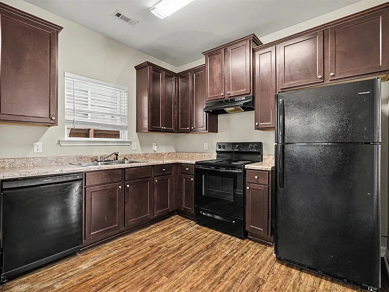 4561 Parkway Cir — Photo 13