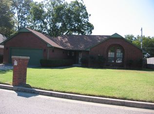 1914 Marsh Ln, Ardmore, OK 73401