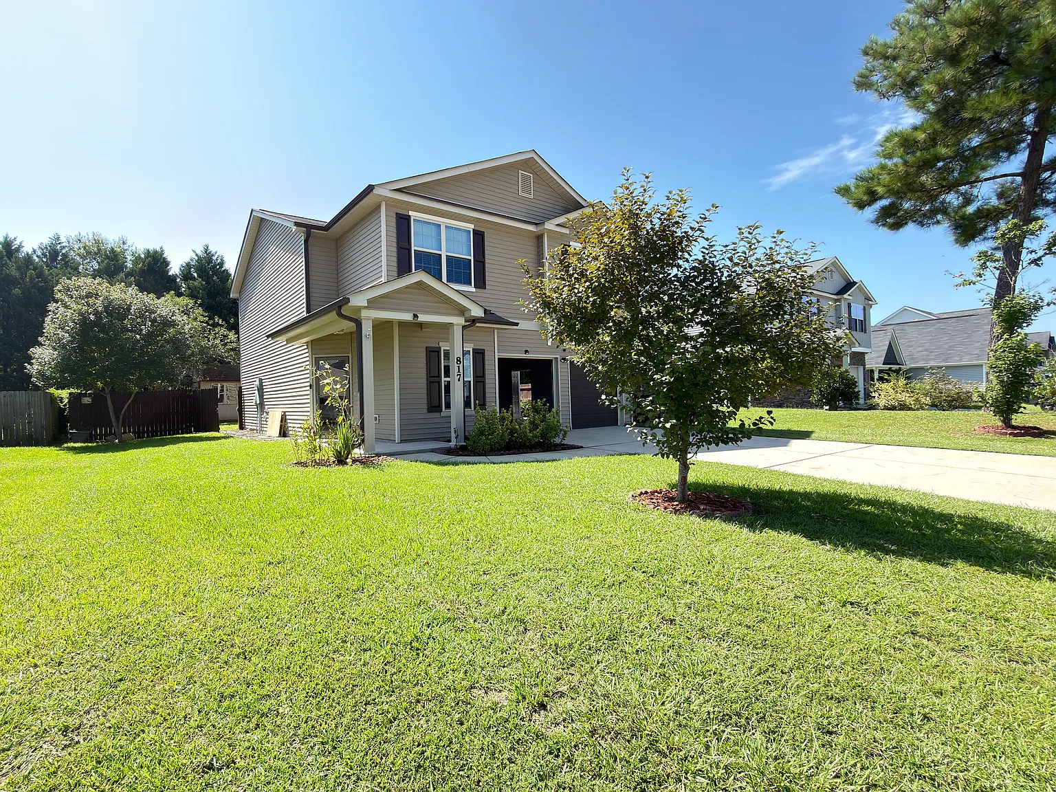 4 bed, 2.5 bath, 1934 sqft, $2,250 — Photo 2