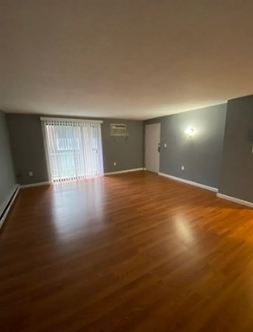 1186 Worcester Rd — Photo 3