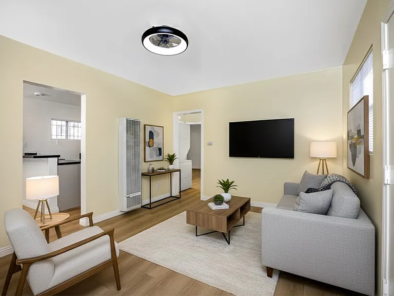 3620 S Budlong Ave #4 — Photo 8