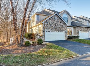 1 Pine Valley Rd, Livingston, NJ 07039