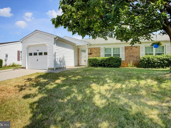 5671 Crabapple Dr, Frederick, MD 21703