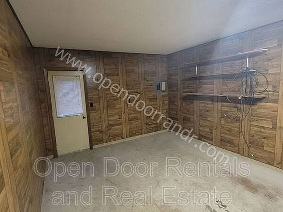 5th image of 709 N Main St