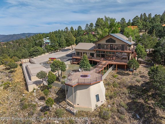 3rd image of 208 Excalibur Rd