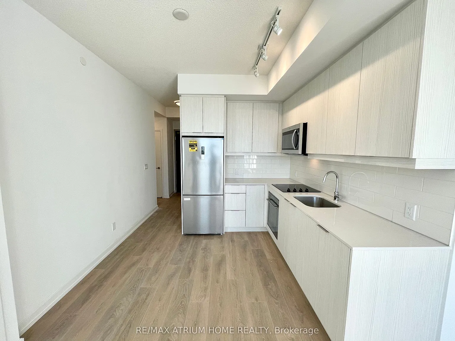 2 bed, $2,450 — Photo 4