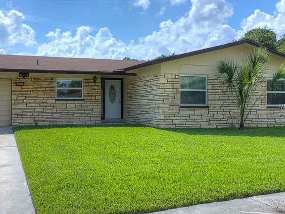 3rd image of 5816 Oxford Dr