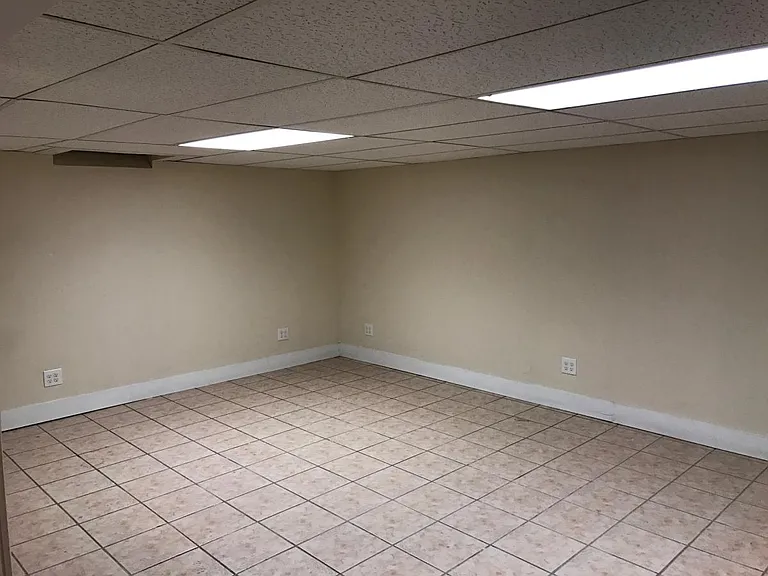 1731 N Linden Ave — Photo 10