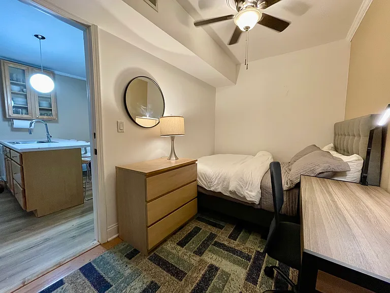 1506 W Polk St — Photo 9