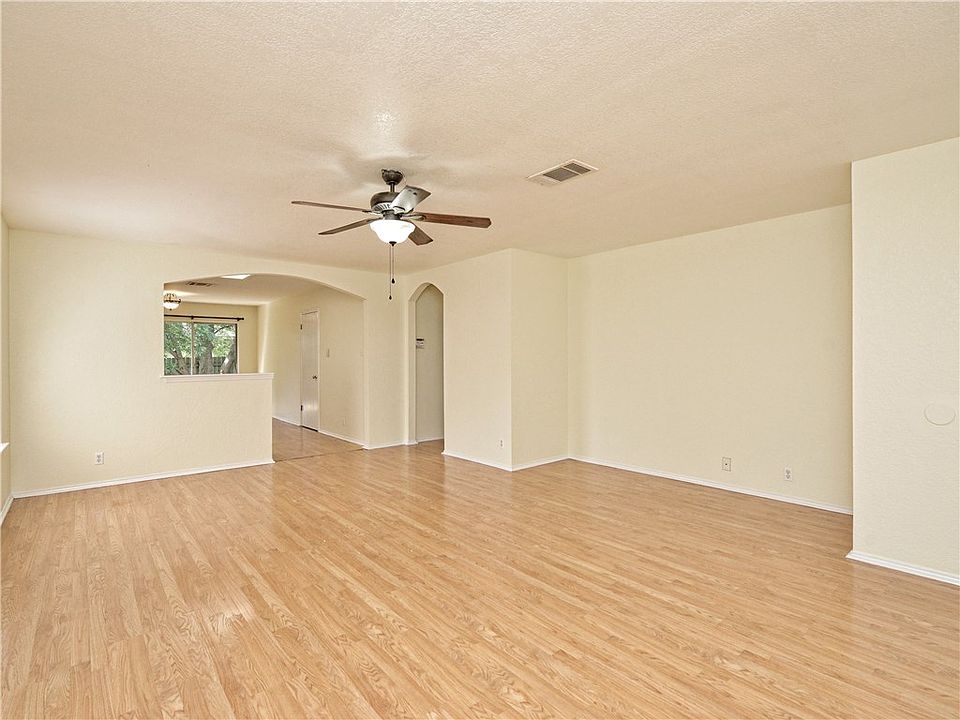 1st image of 202 Brentwood Dr