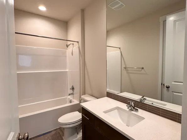 13319 NE 84th St, Vancouver, WA 98682