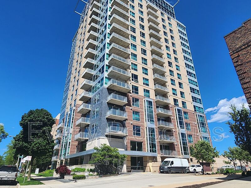 1st image of 1522 N Prospect Ave Unit 604