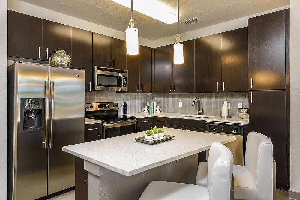 Spyglass Luxury Apartments — Photo 1