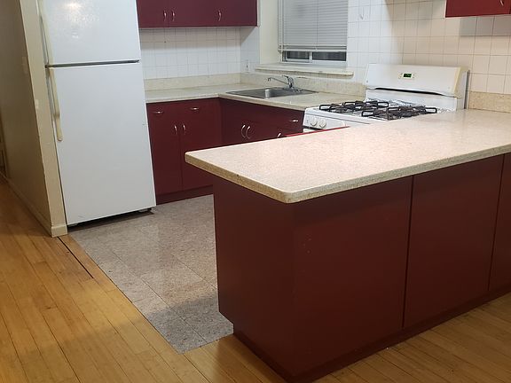 3rd image of 13412 58th Ave Fl 1