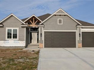 17603 Grey Hawke Rdg, Smithville, MO 64089