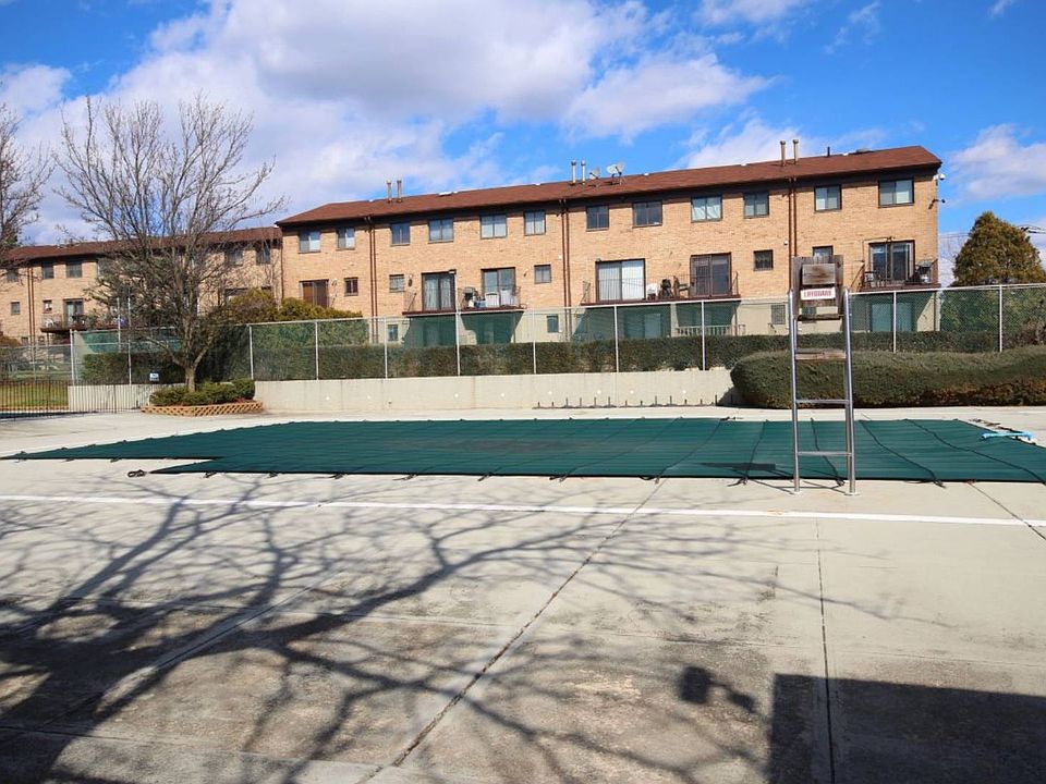 1st image of 269 Hillbrook Dr