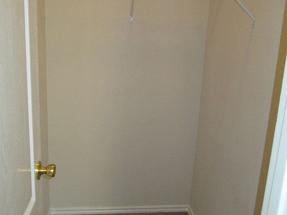 Bed 2 walk-in closet