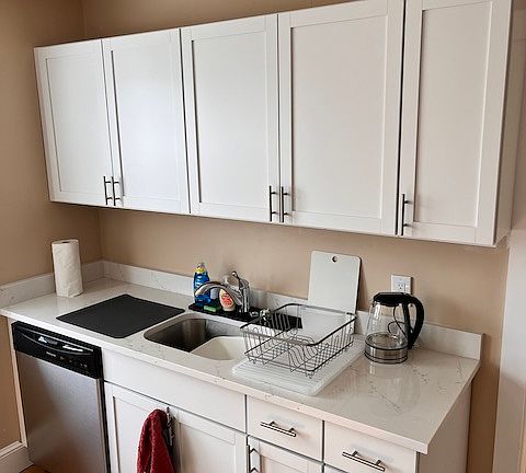 4th image of 4058 Washington St