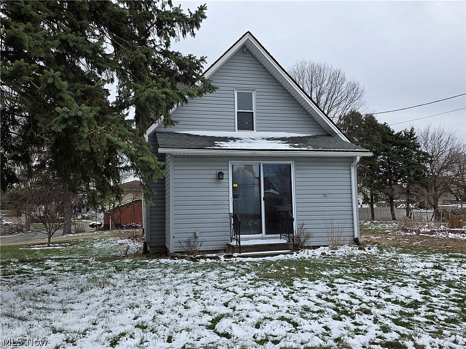 1st image of 1600 Sandwith Ave SW