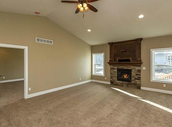 Vaulted ceilings!
