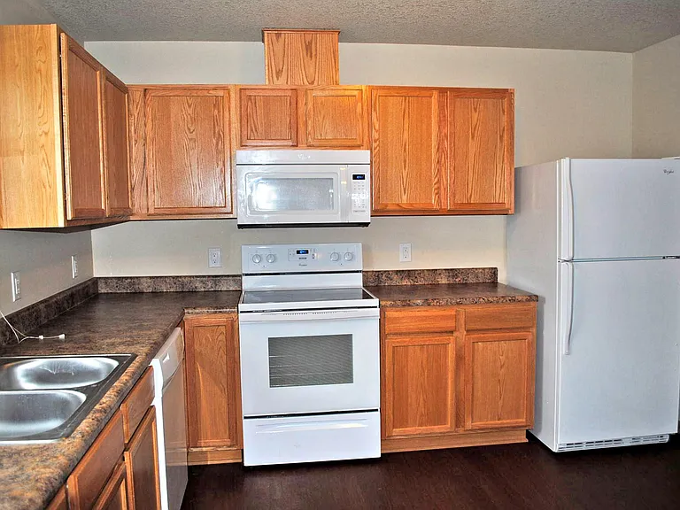 4633 Hubbell Ave — Photo 6