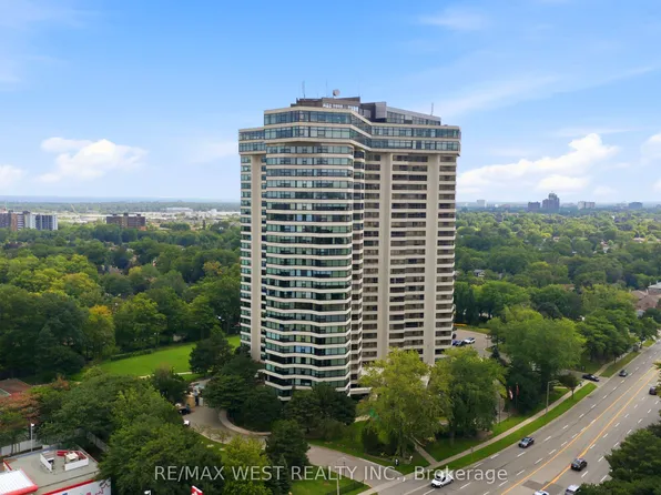 1300 Bloor St #504, Mississauga, ON L4Y 3Z2